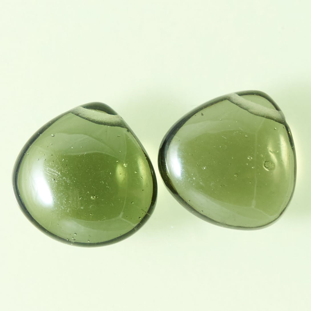 【稀少石】(ペア) モルダバイト 7.15ct/マロン/穴あり【チェコ共和国】nmom-0015