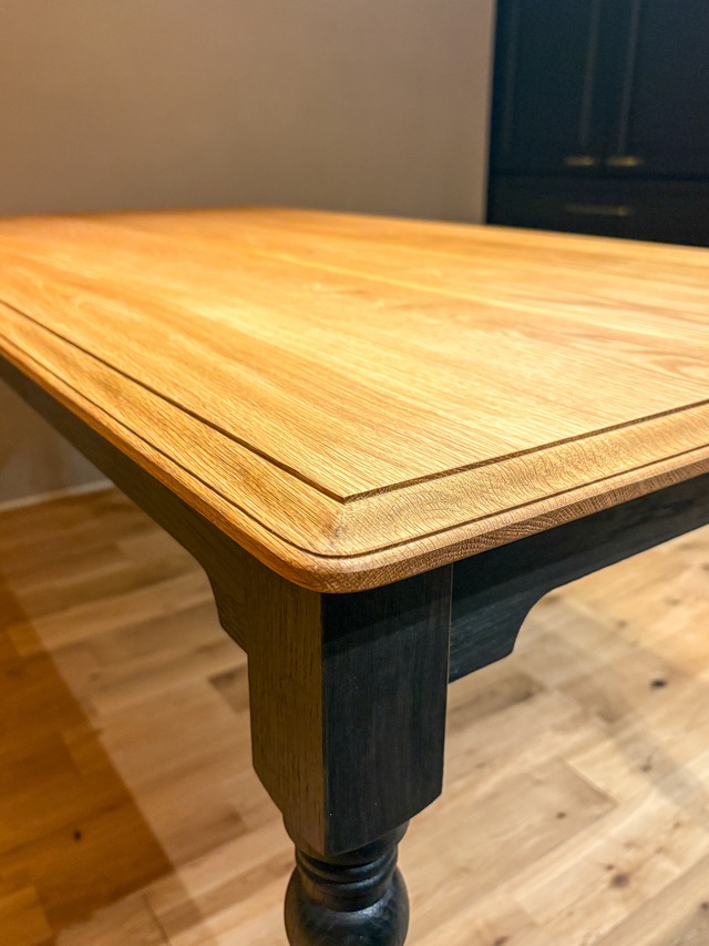 ホワイトオーク材ターンドレッグダイニングテーブル “極細スレンダー”(アンティーク調ろくろ足テーブル) W1400〜2400 4〜8人掛け 引き出し付きダイニングテーブル