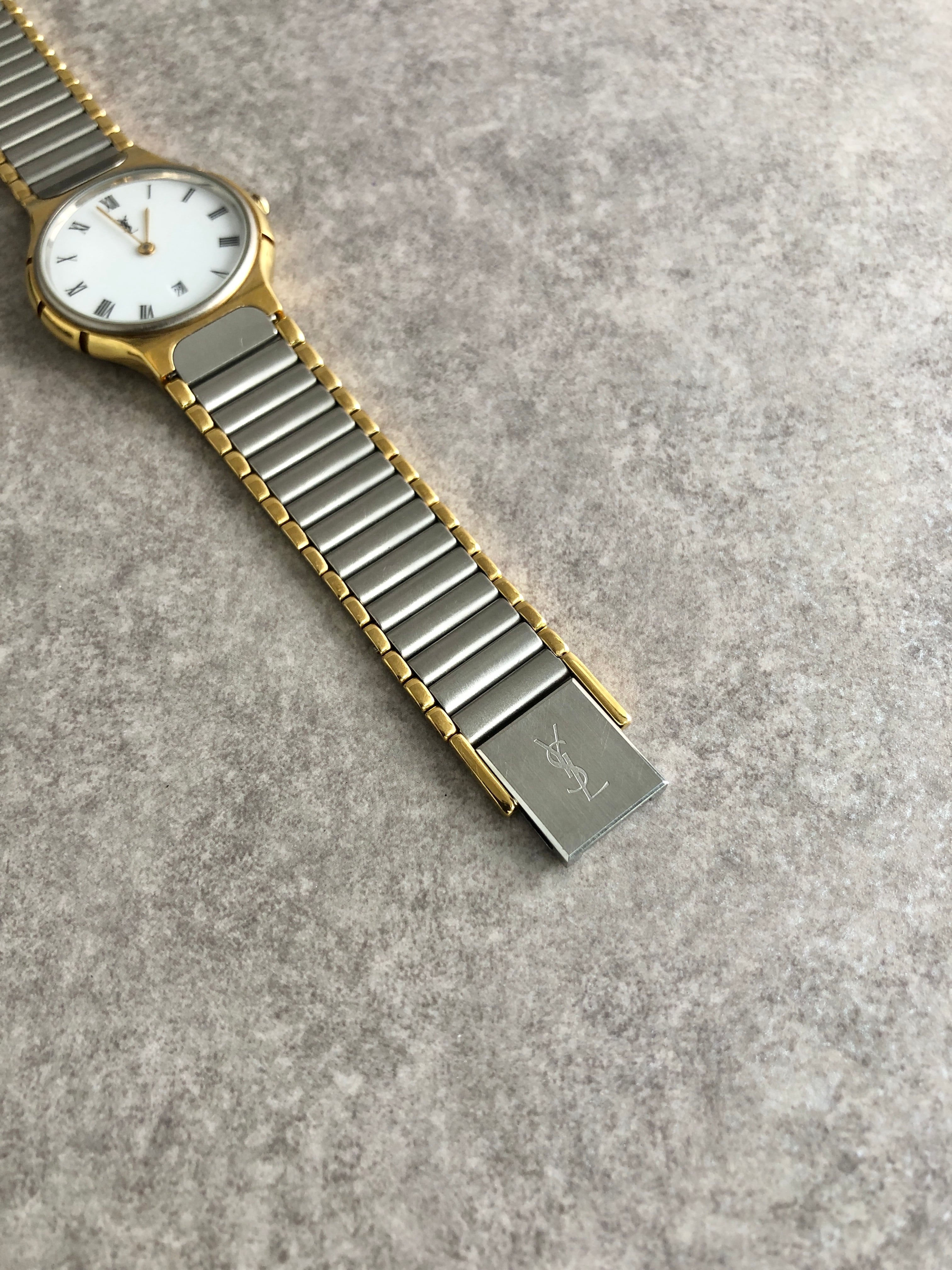 イブ．サンローラン　腕時計　値下げしました Yves Saint Laurent イヴ・サンローラン 腕時計 シルバー YSL ローマ