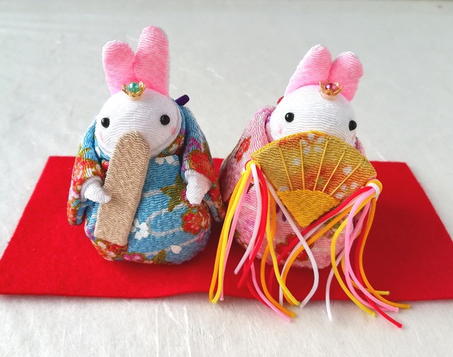 【おひなさまうさちゃん】花輪と流水柄(男雛:水色 女雛:ピンク色)