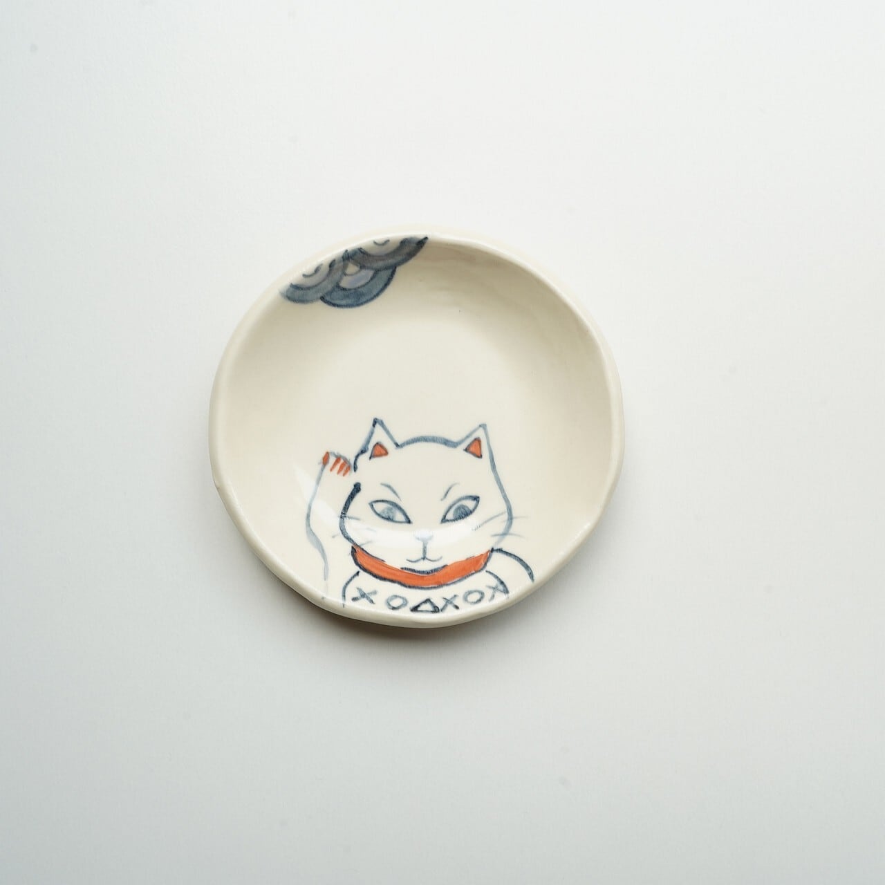 陶彩工房Canoe】まねきねこ豆皿 深め B | ろにせら ギャラリーと雑貨のお店