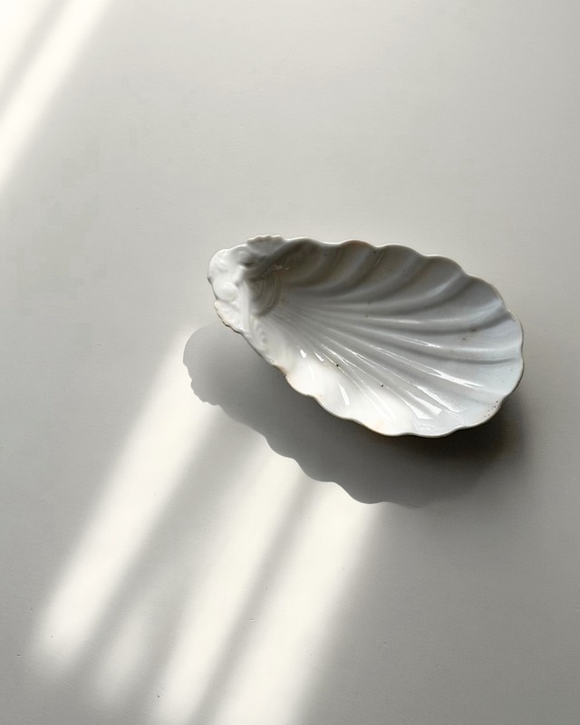 french vintage ravier　/　白磁のシェルラヴィエ