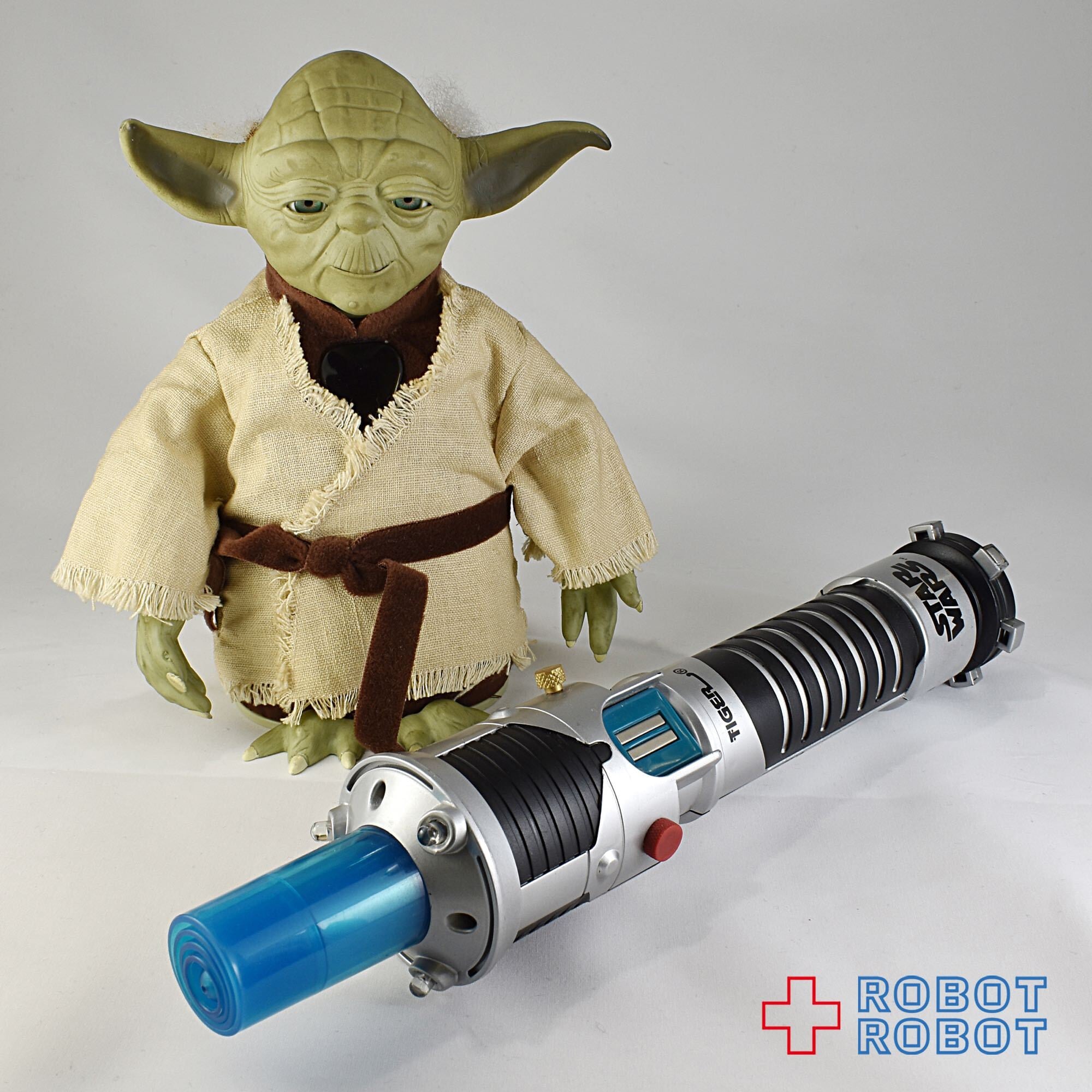 スター・ウォーズ インタラクティブ・ヨーダ 動作品 | ROBOTROBOT