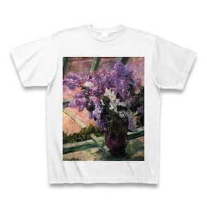 Lilacs in a Window（メアリー・カサット）：厳選名画高級Tシャツコレクション（ホワイト）