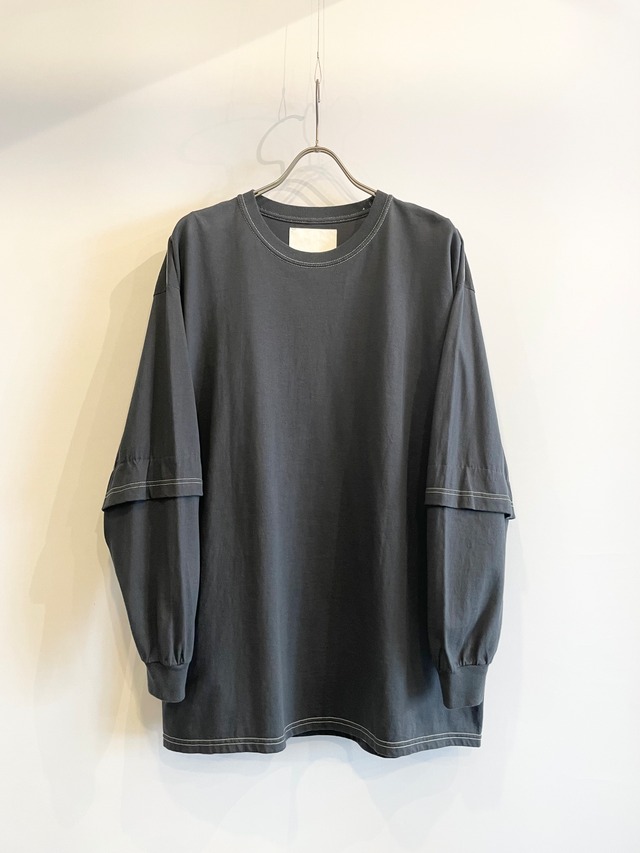 TrAnsference loose fit sleeve layered T-shirt- imperfection black garment dyed