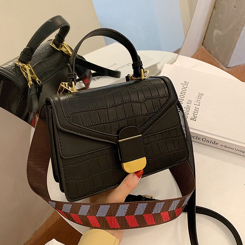 -エンドポータブルスモールバッグメスバッグ2020人気の新しい流行のファッションワイドショルダーストラップメッセンジャーバッグネットレッドスモールスクエアバッグ Tiancai_Wing_Bag9742439151