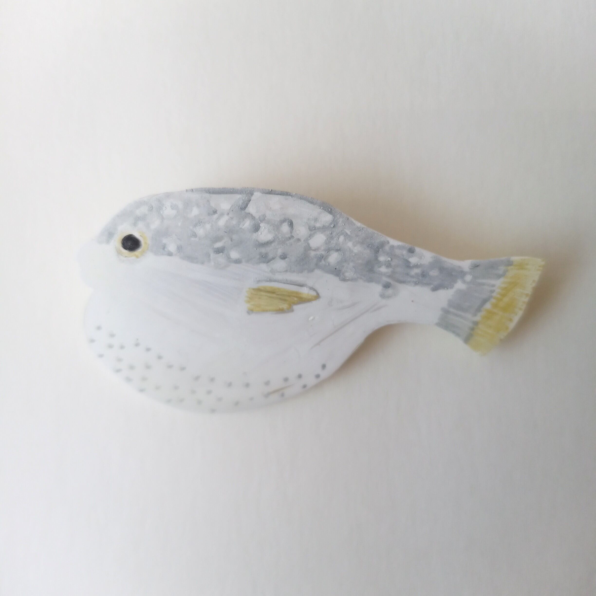 ヘンテコ　ブローチ　「ゴマフグ」