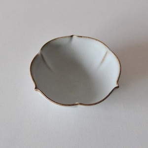 中林範夫（さんちゃ窯）白4寸稜花鉢（22-016）