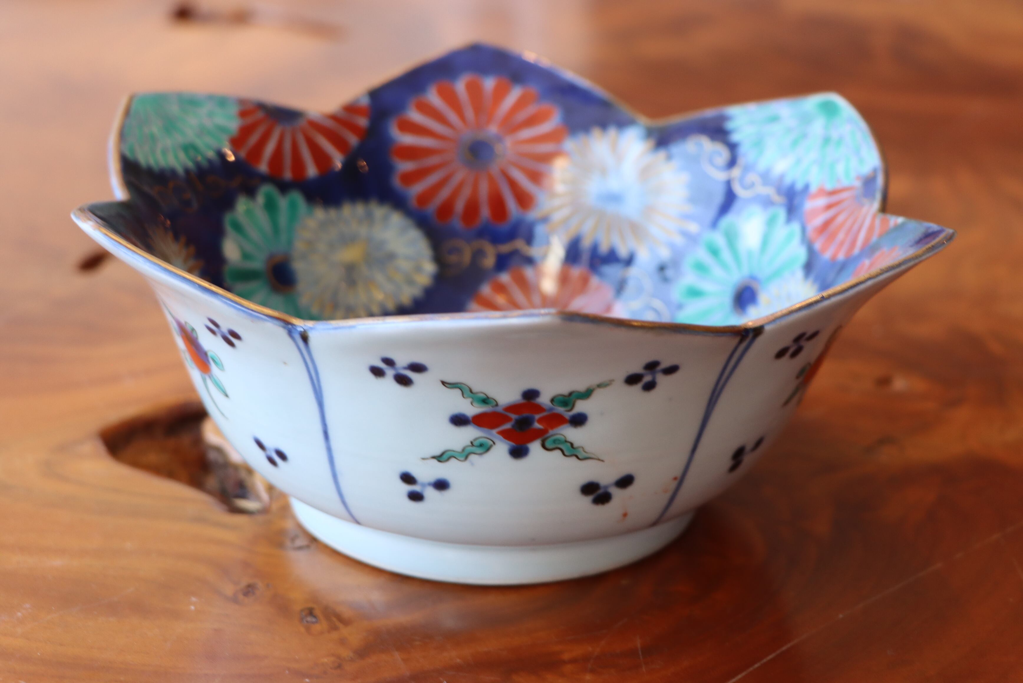 鉢 花形 伊万里焼 色絵 花文 | (有)新原美術