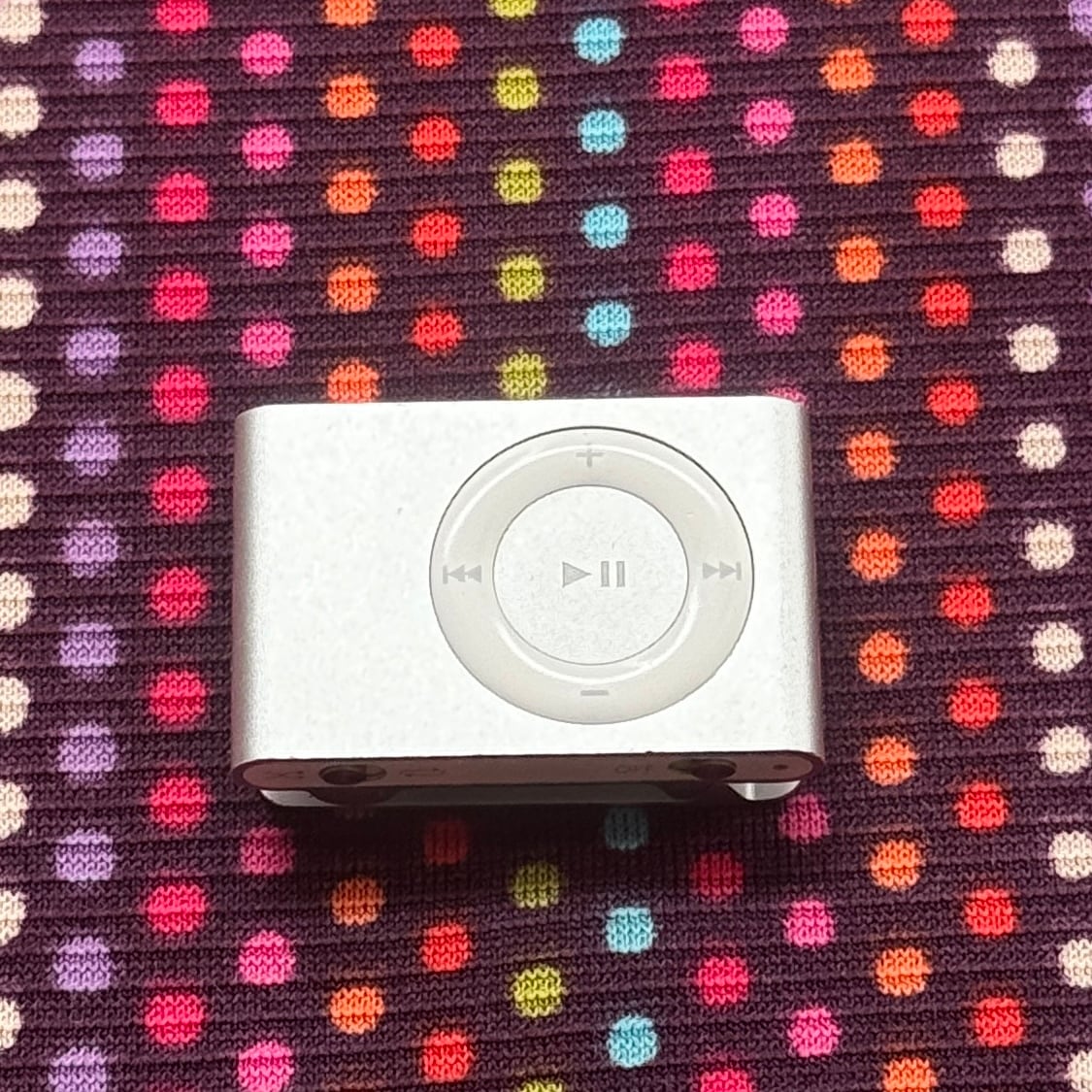 Apple iPod shuffle 第2世代 1GB シルバー | 新品バッテリー交換済み
