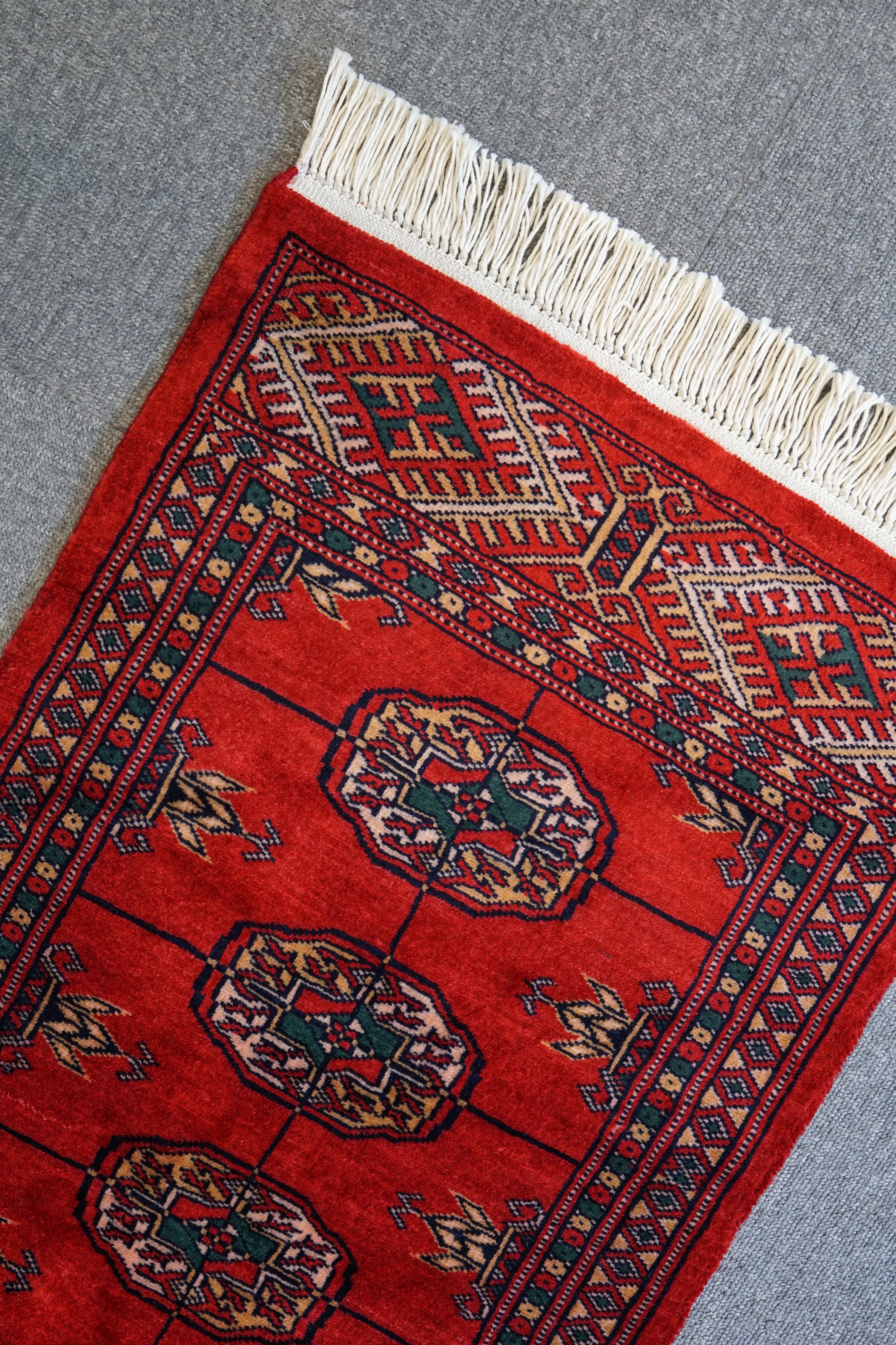 82×47cm【パキスタン手織り絨毯】 Decorworks