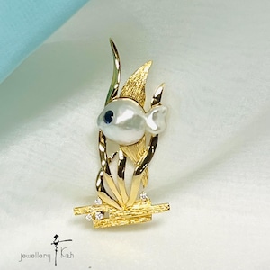 K18 South Sea Pearl Brooch.