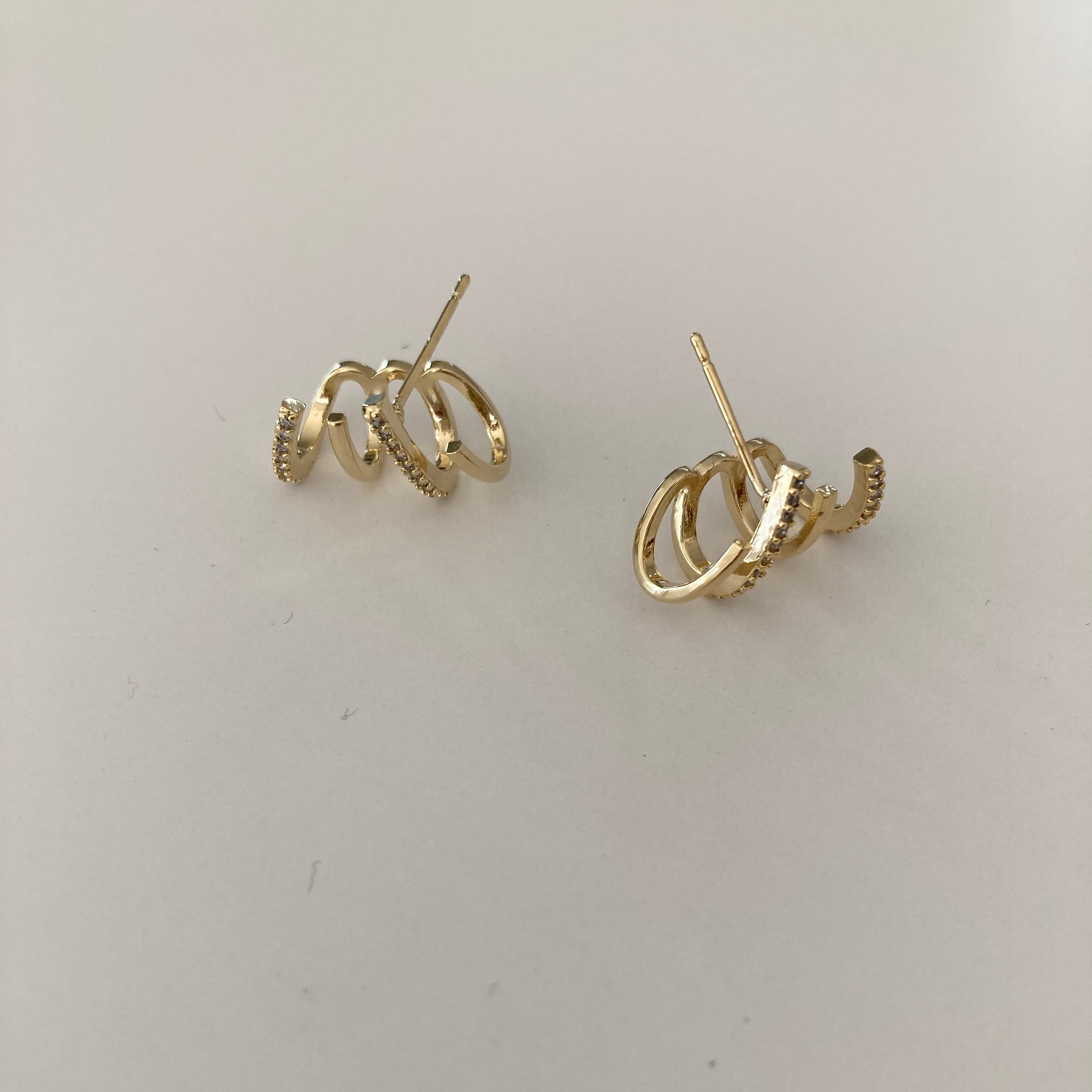 4連ラインストーンピアス