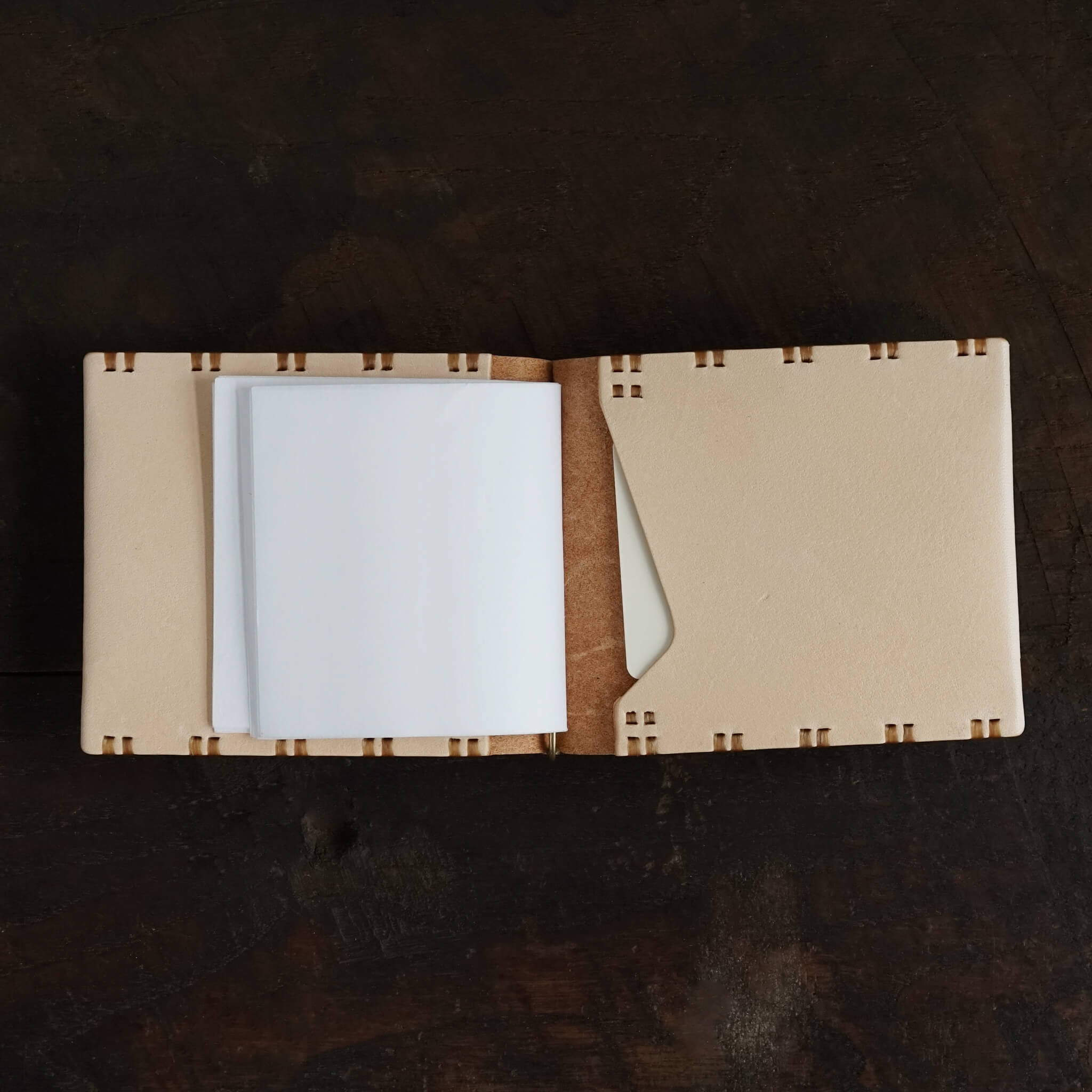 ハンドメイド　レザーマネークリップ　ヌメ革　札バサミ　　本革　革製品　革財布 ハンドメイド レザーマネークリップ ヌメ革 札バサミ 本革 革製品 革財布