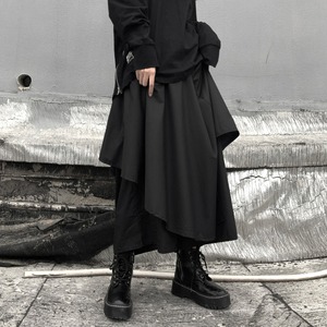 ボトムス ワイドパンツ スカート レディース 送料無料 ティアードスカート アシンメトリー ブラック かっこいい 個性的 アンクル丈 モード系 存在感 モダン モノトーン コスプレ ハロウィン ラップスカート Aライン ボリューム ロング丈 引き締め 着痩せ 黒コーデ パンク ヴィジュアル ストリート ユニセックス モノクロ メンズライク マニッシュ こなれ感 10代 20代 30代 ラフ クール ストリート カジュアル ドッキング セミフレア 巻きスカート ジェンダーレス ワイパン インスタ