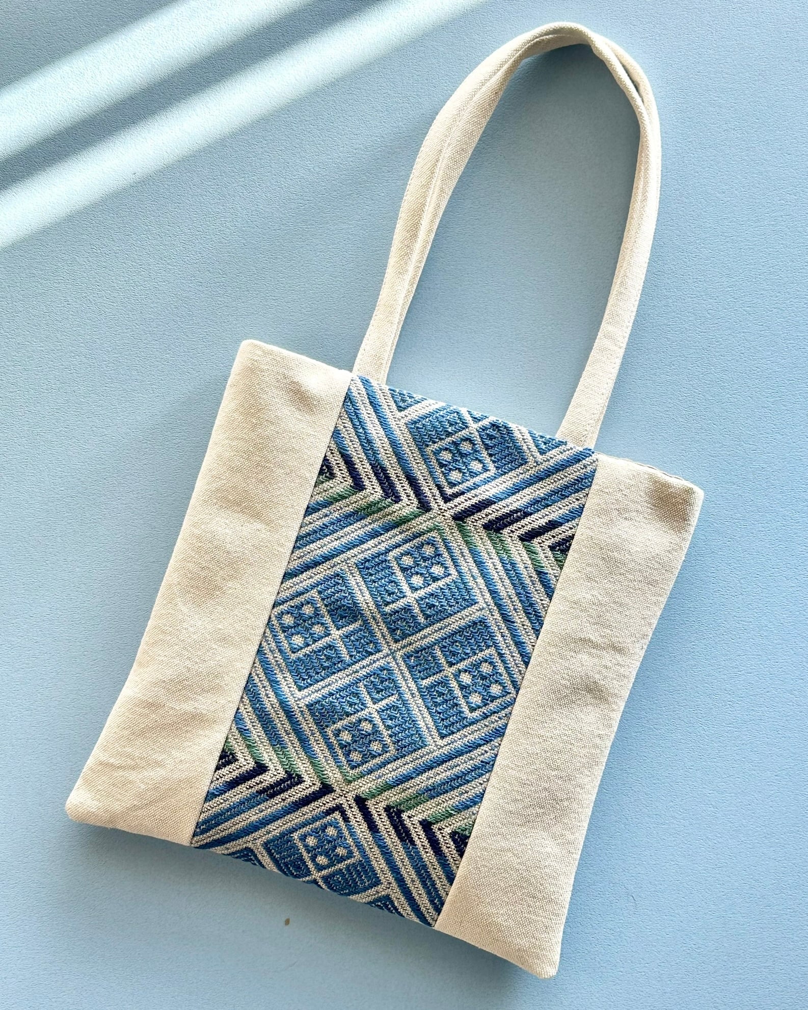 2025/11/2(日) 10:15~12:30【午前の会】 さろん・けるくるーる 石畳と糸流れのミニトート