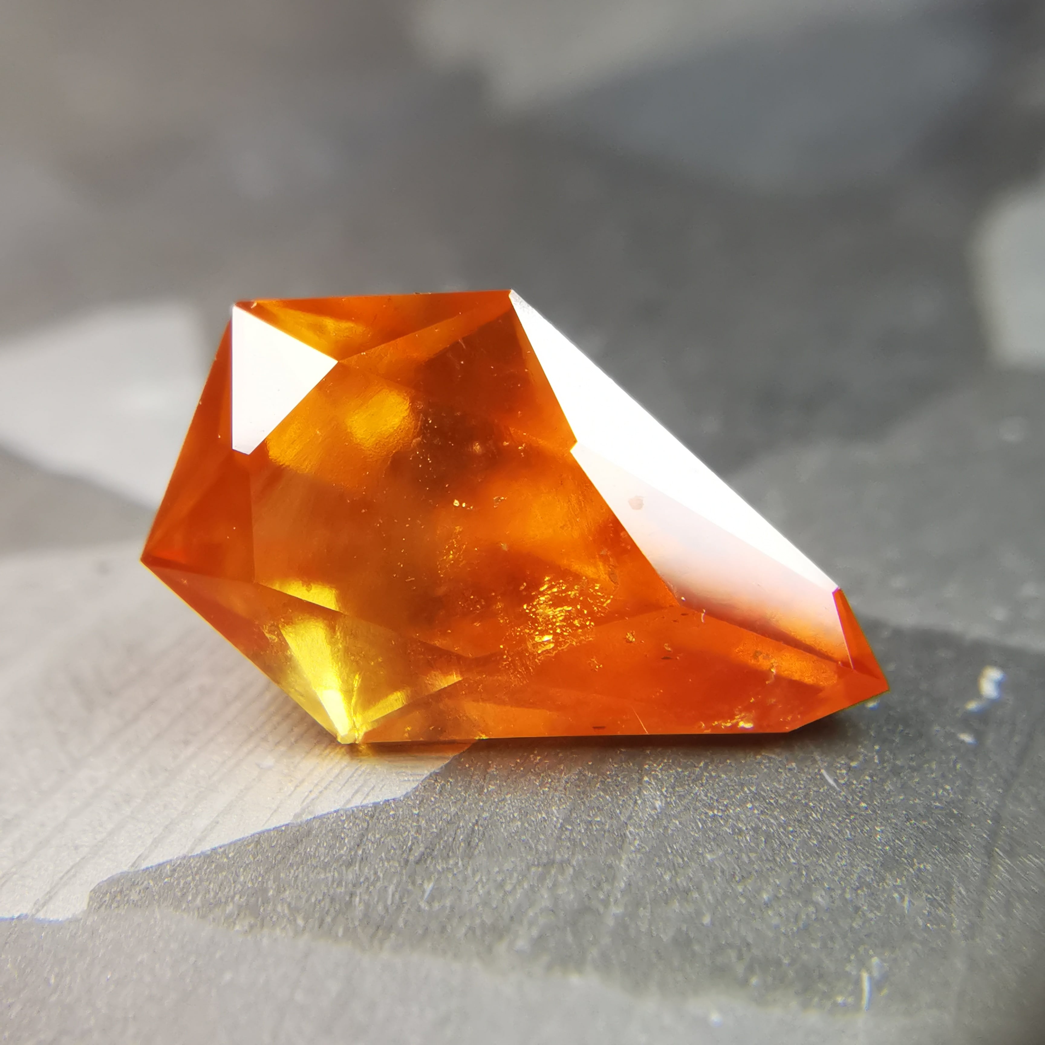 スペサルティンガーネット 2.008ct / E-3421A | Tam＆Tam Gem