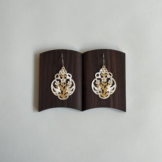 吉田史   向かい合う鳥 コンビピアス