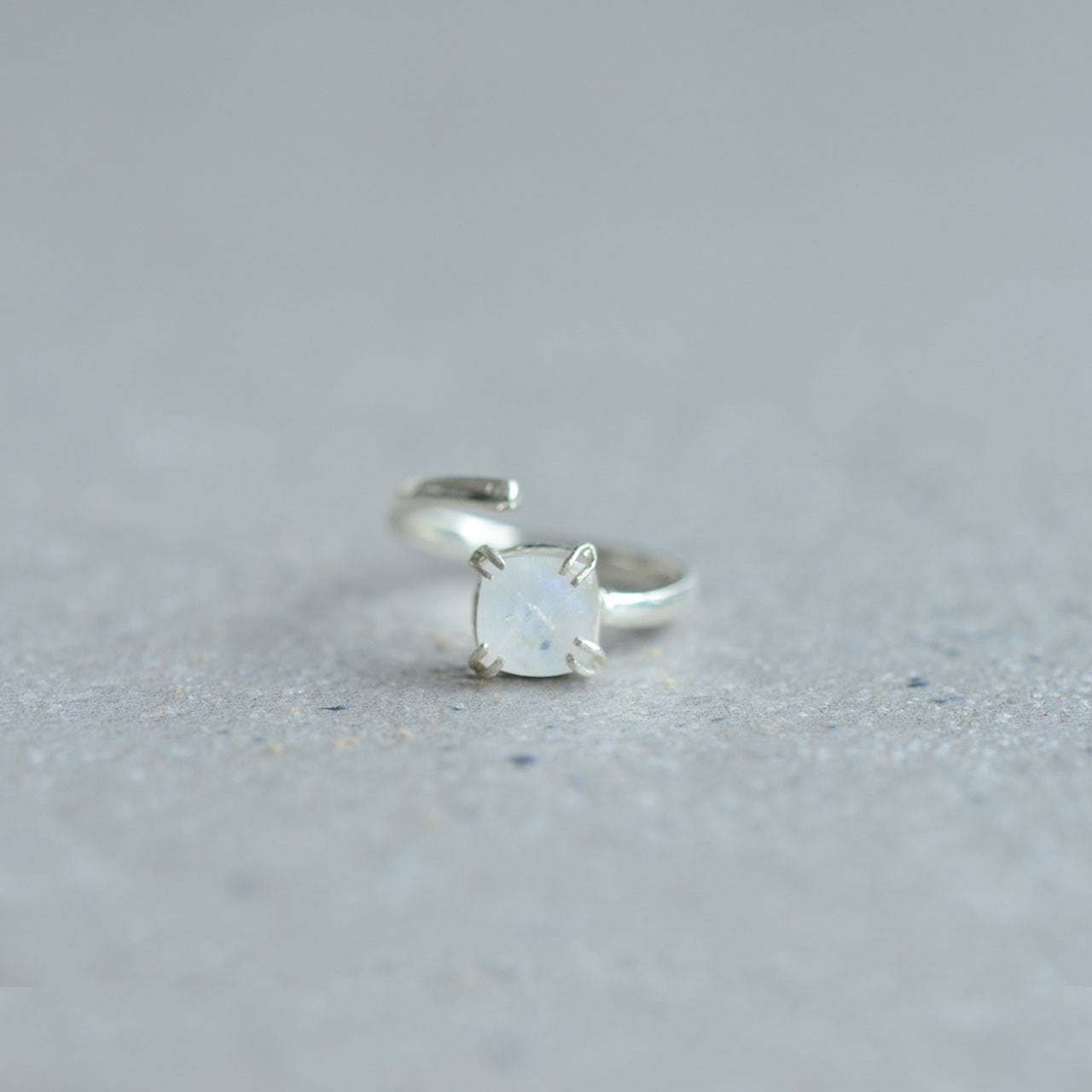 〈silver925〉 hyf. × glänta|one stone ring - rainbow moonstone