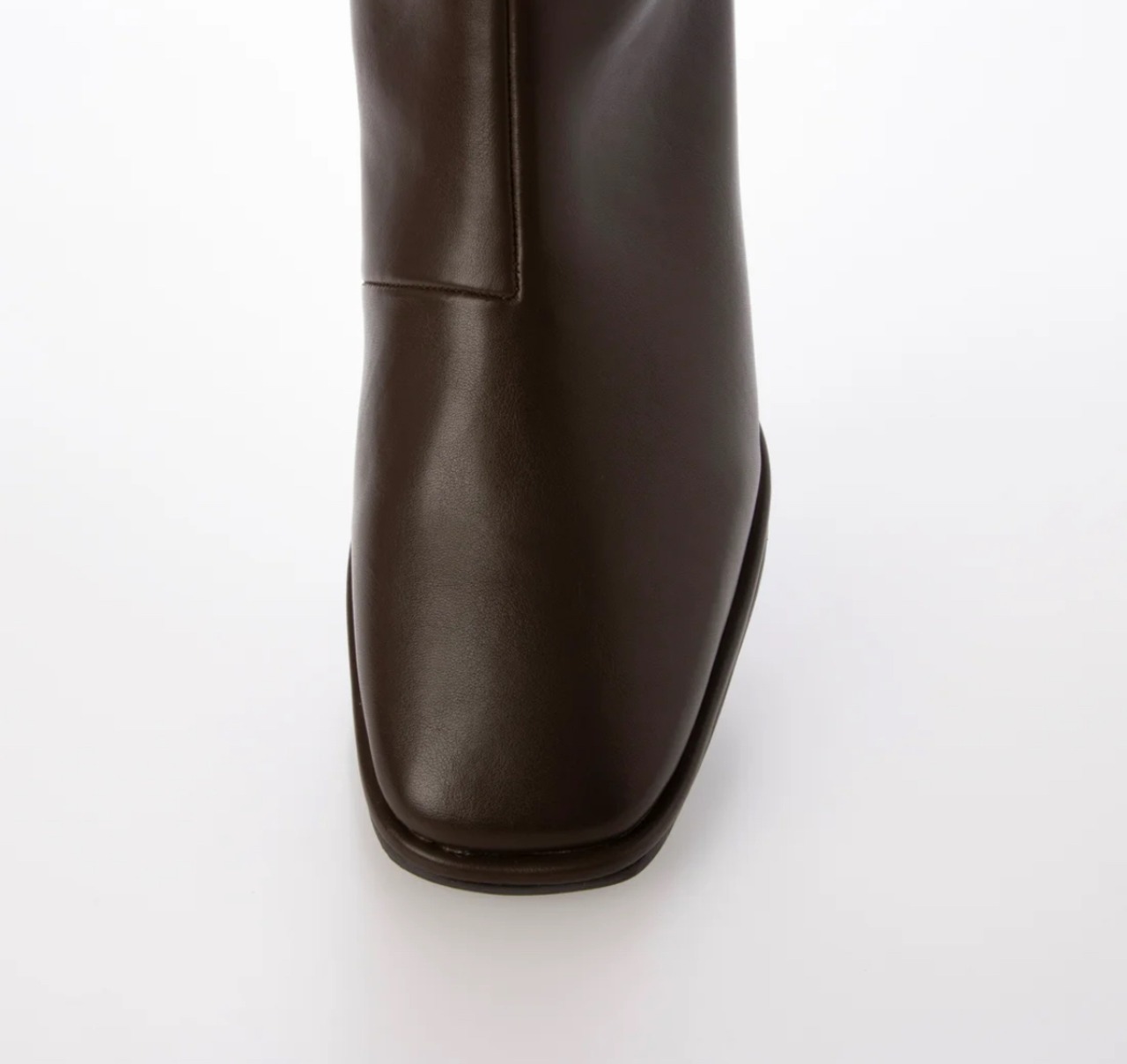 VOL/イーボル】 【晴雨兼用・美脚効果あり】ストレッチスクエアロングブーツ IZ5813