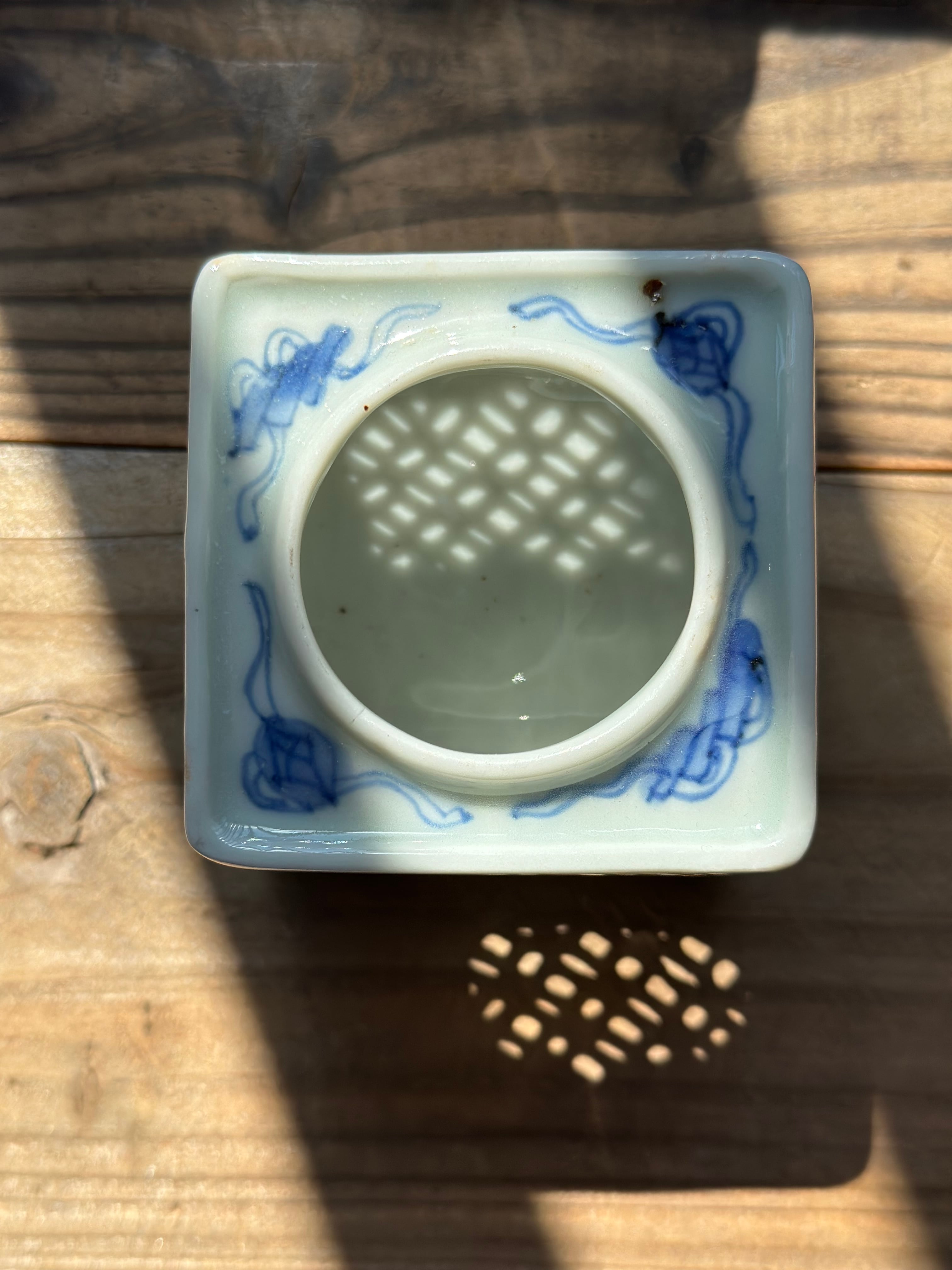 江戸期伊万里 透かし七宝の盃台 | Antique Shop Soukodo