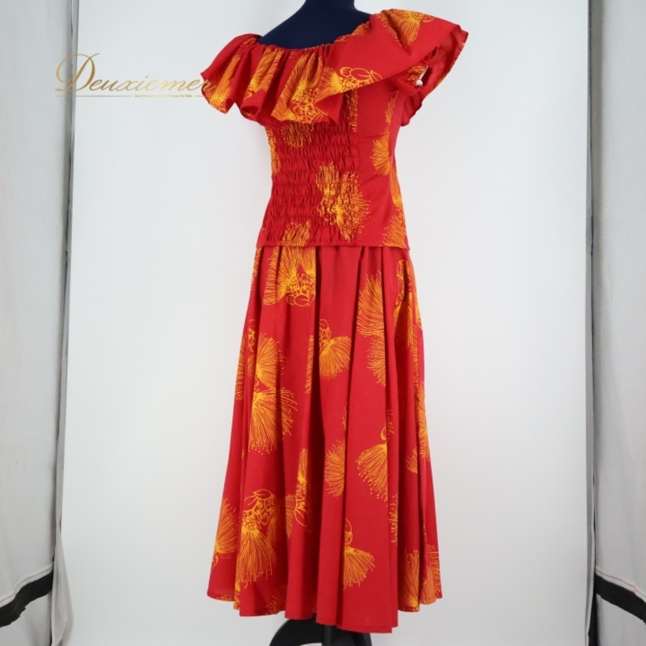 フラダンス 衣装 ツーピース セットアップ 上下セット レッド系 マーメイドライン エムエムジェイ レフア柄 赤 黄 トップス スカート 花柄 フリル ハワイアン アロハ 鮮やか 華やか ハワイアンプリント MermaidLine MMJ イエロー系 赤色