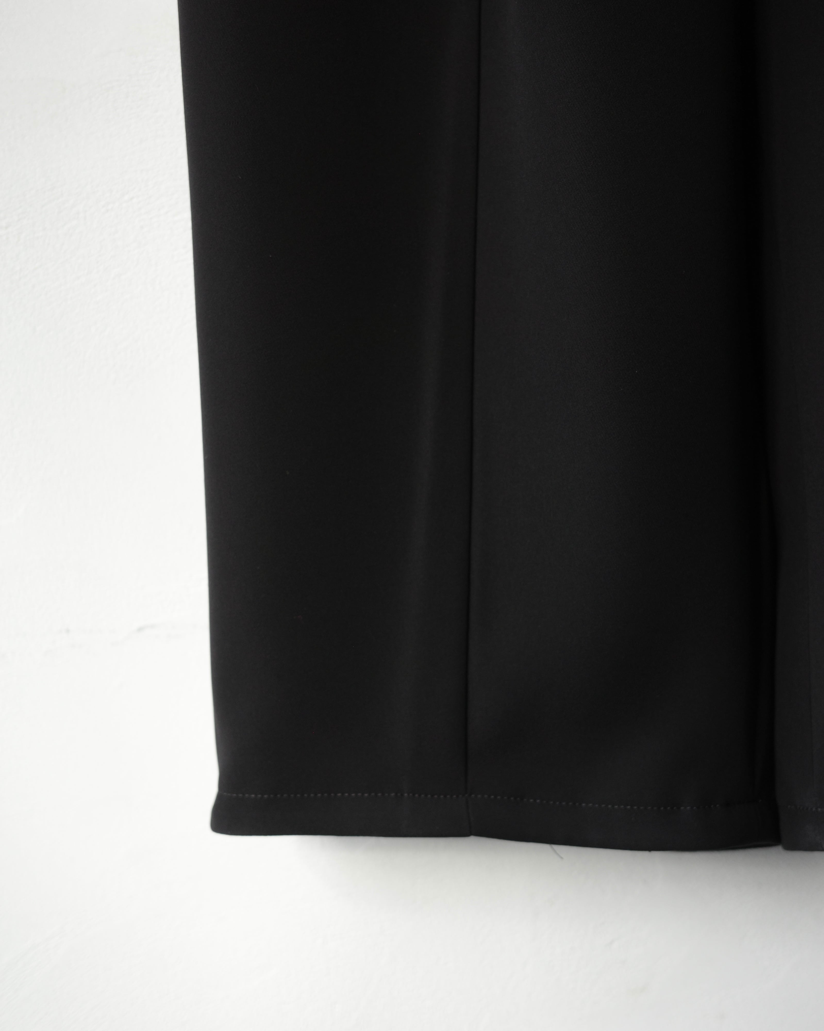 ENFOLD / FORM TROUSER | LA VILLA ROUGE
