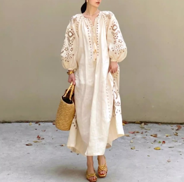 ロングワンピース レディース ワンピース ロング 長袖 スリットネック かわいい シンプル おしゃれ アジアン エスニック ラフ ガーリー ルーズ 存在感 抜け感 ラブリー キュート カントリー ナチュラル ボヘミアン 春 秋 デート お出かけ リゾート 海 女子会 休日 バカンス ショッピング コンサート カフェ ランチ 楽ちん プレゼント 体型カバー プチプラ 普段使い 着回し モテ インスタ映え S M L 小さいサイズ 大きいサイズ ゆったり ゆる オフホワイト ベーシックカラー 春カラー