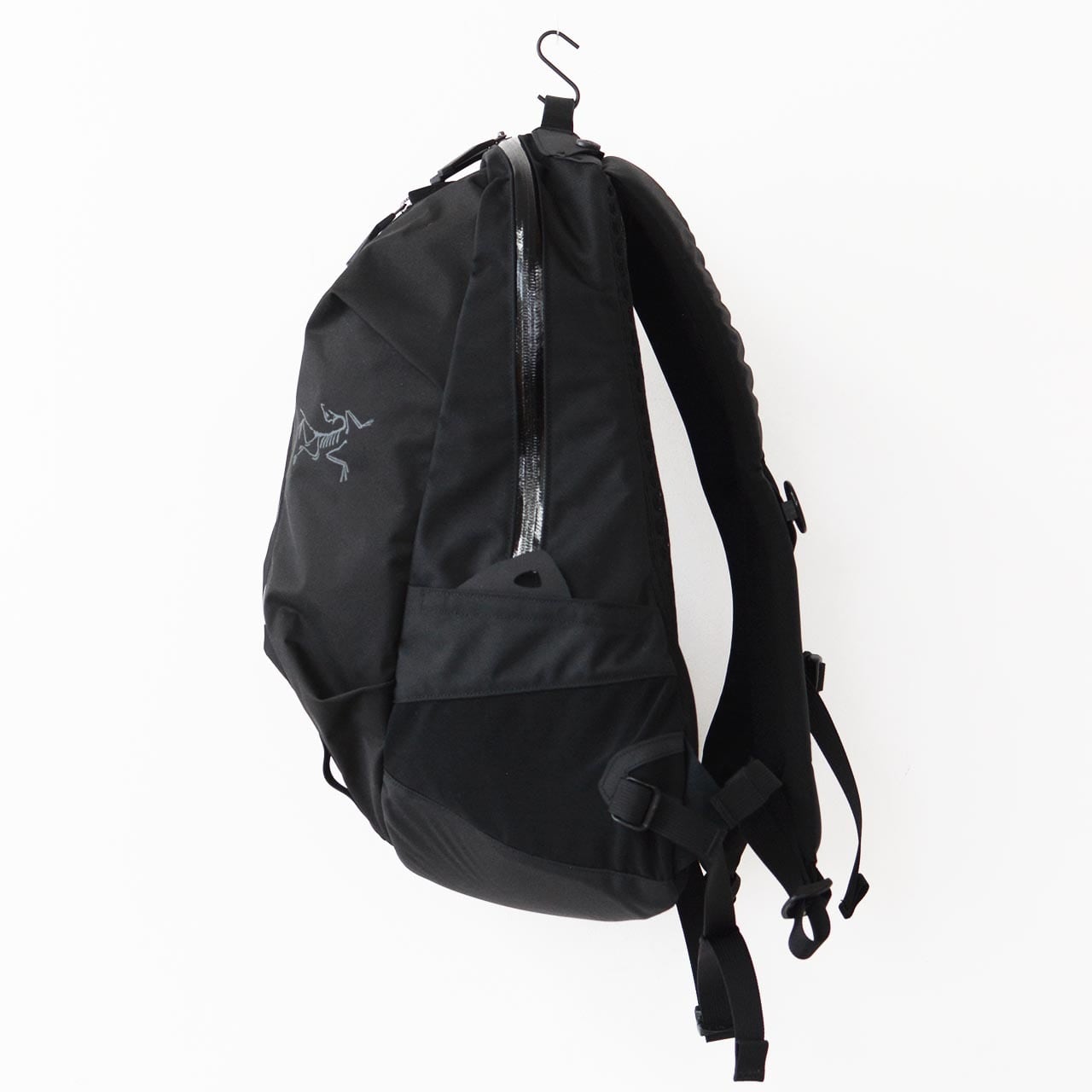 ARC'TERYX arrow16 バックパック 黒ブラック Arc'teryx バックパック 黒 アロー16 【公式通販】
