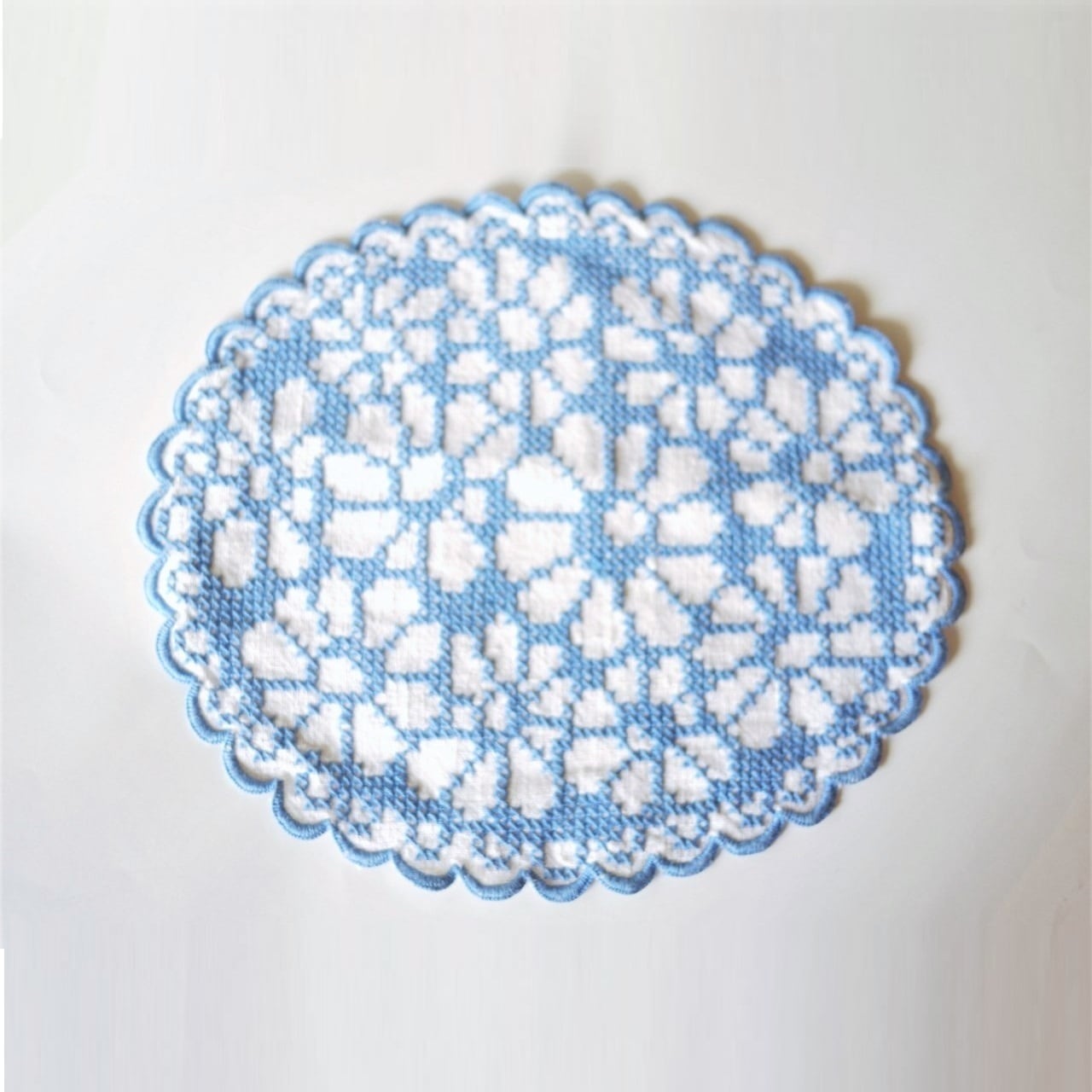 ブルーワーク 一色刺繍 ドイリー クロスステッチ