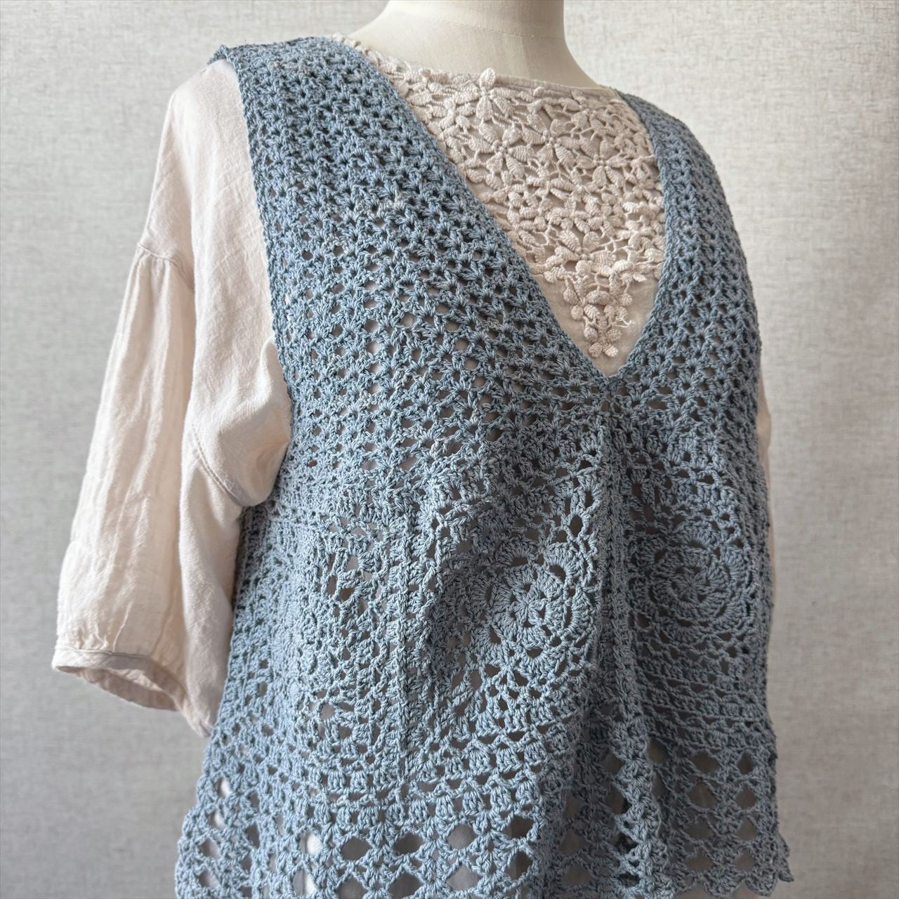 手編みキット】花結びのモチーフ繋ぎビスチェ | 手編み雑貨の編み図