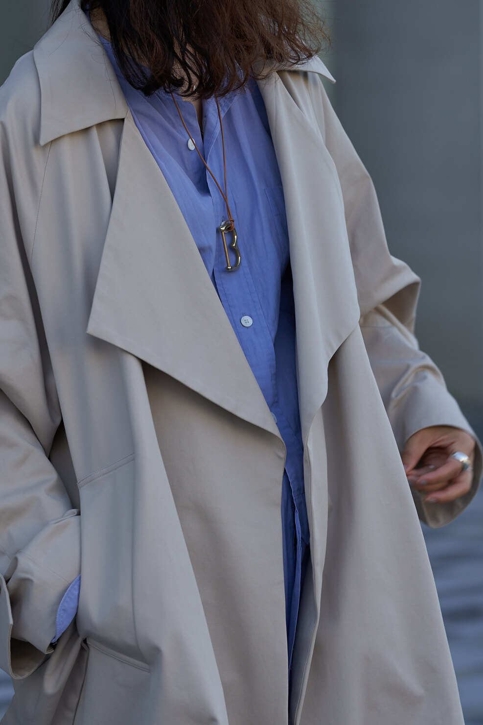 HUG COAT | oll powered by BASE