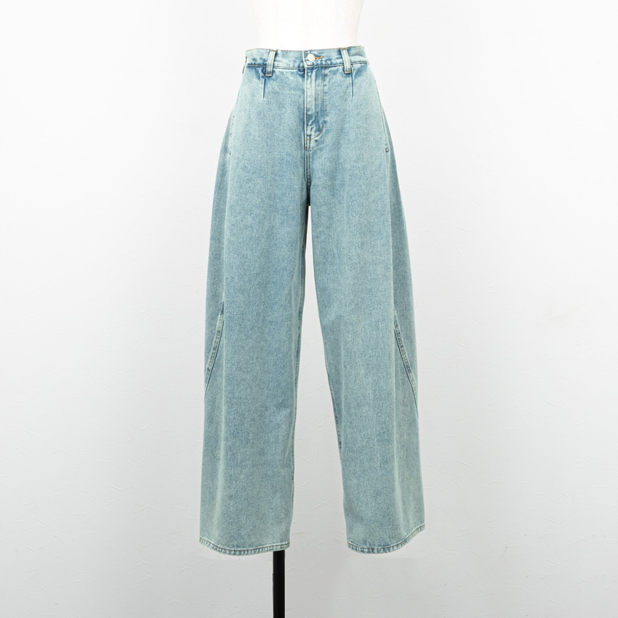 PASSIONE／パシオーネ】タックカーブデニムパンツ（ブルー） | La Himawari