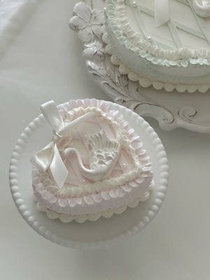 Swan Cake Mサイズ(9月30日まで期間限定販売)