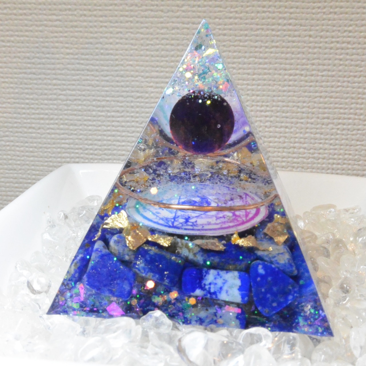 高品質＆強力 宇宙のようなピラミッド型オルゴナイト | healing garden 