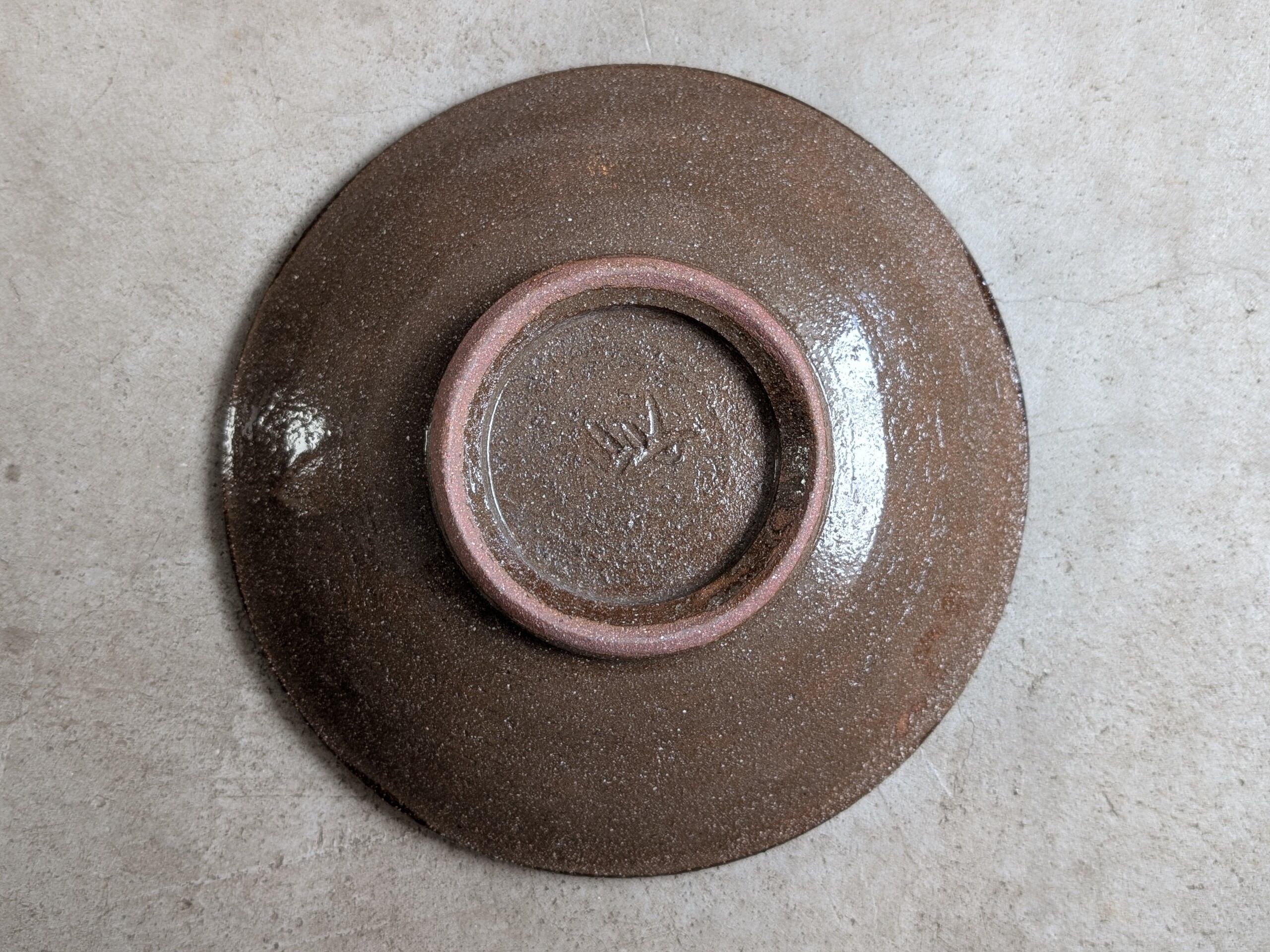 やちむん 皿7寸（染付唐草・緑） | やちむん工房 與那嶺 | inoya