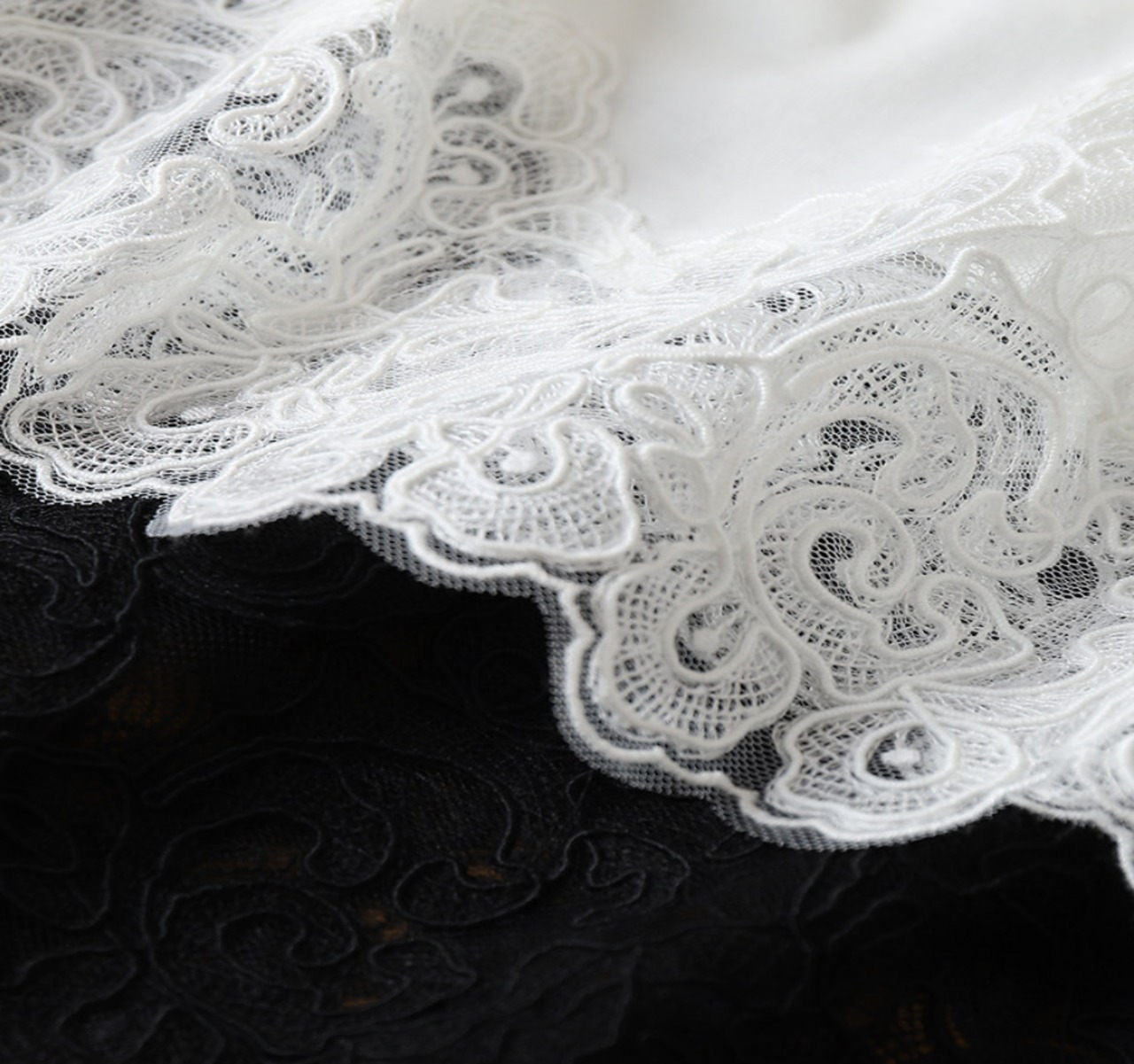 レース裾 ロングスリーブトップス