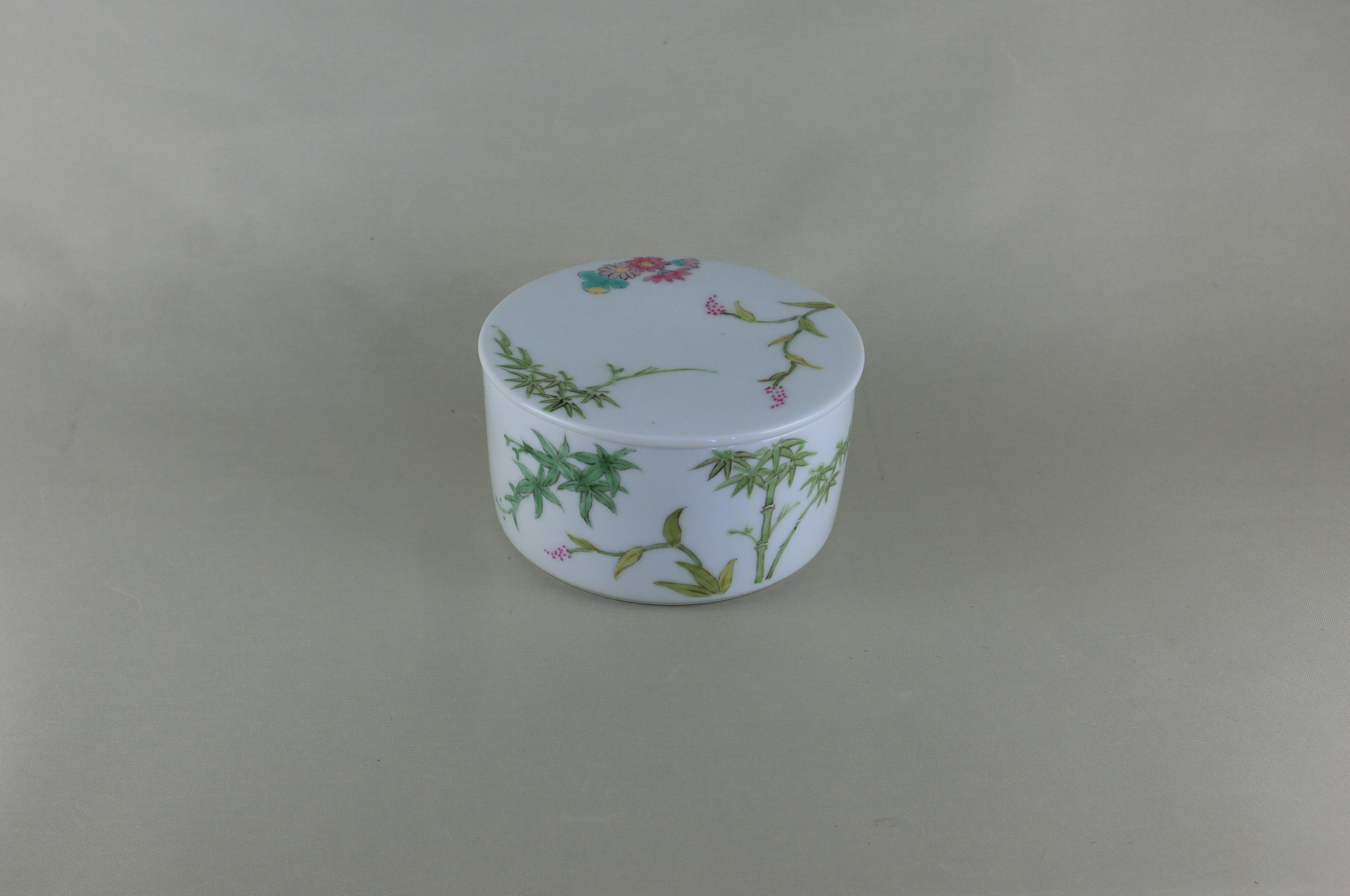 初秋の花ちらし　蓋物（しのえ工房）