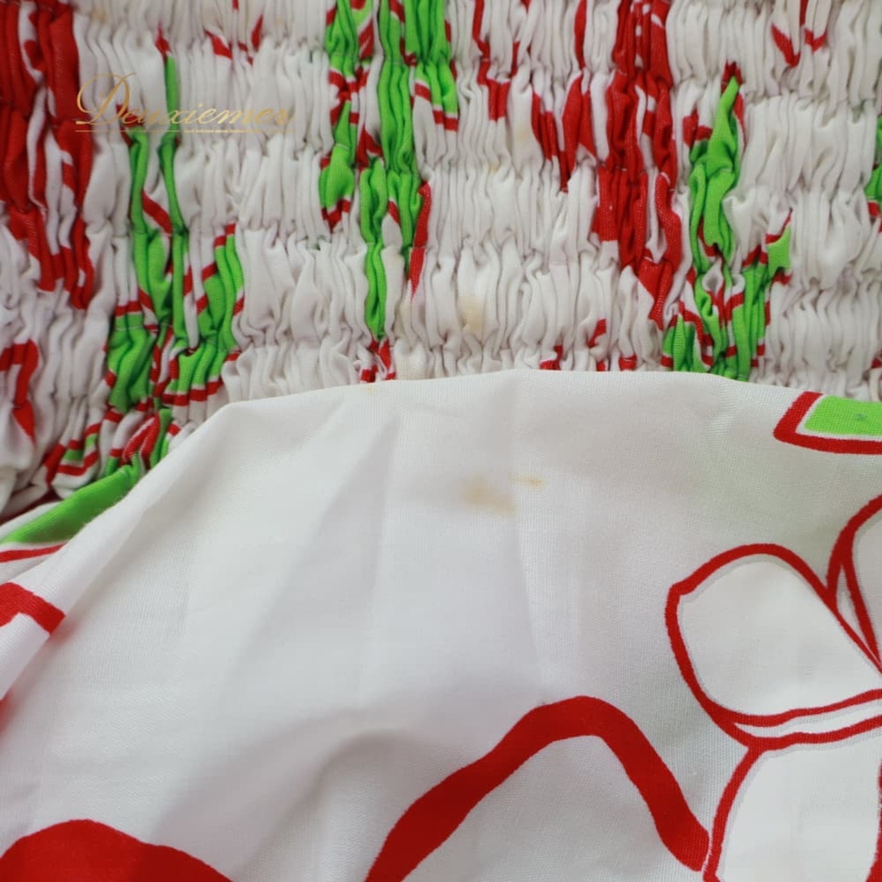 フラダンス 衣装 パウスカート ホワイト系 ハイビスカス柄 プルメリア柄 ハワイアンプリント 白 アロハ フラ ダンス レッスン 練習 植物柄 花柄 レッド系 グリーン系 赤 黄緑 シングル スカート 華やか 鮮やか かわいい おしゃれ 上品 ふんわり 軽やか フレア 練習用 レッスン用 レディース 体型カバー ふんわりスカート 透けにくい かわいい柄 目立つ柄 ハワイアン 祭り 文化イベント 白レッド系 花柄スカート 赤系 黄緑系 ティアレ風柄 フレアスカート リゾート風 ゴムウエスト バンド付き