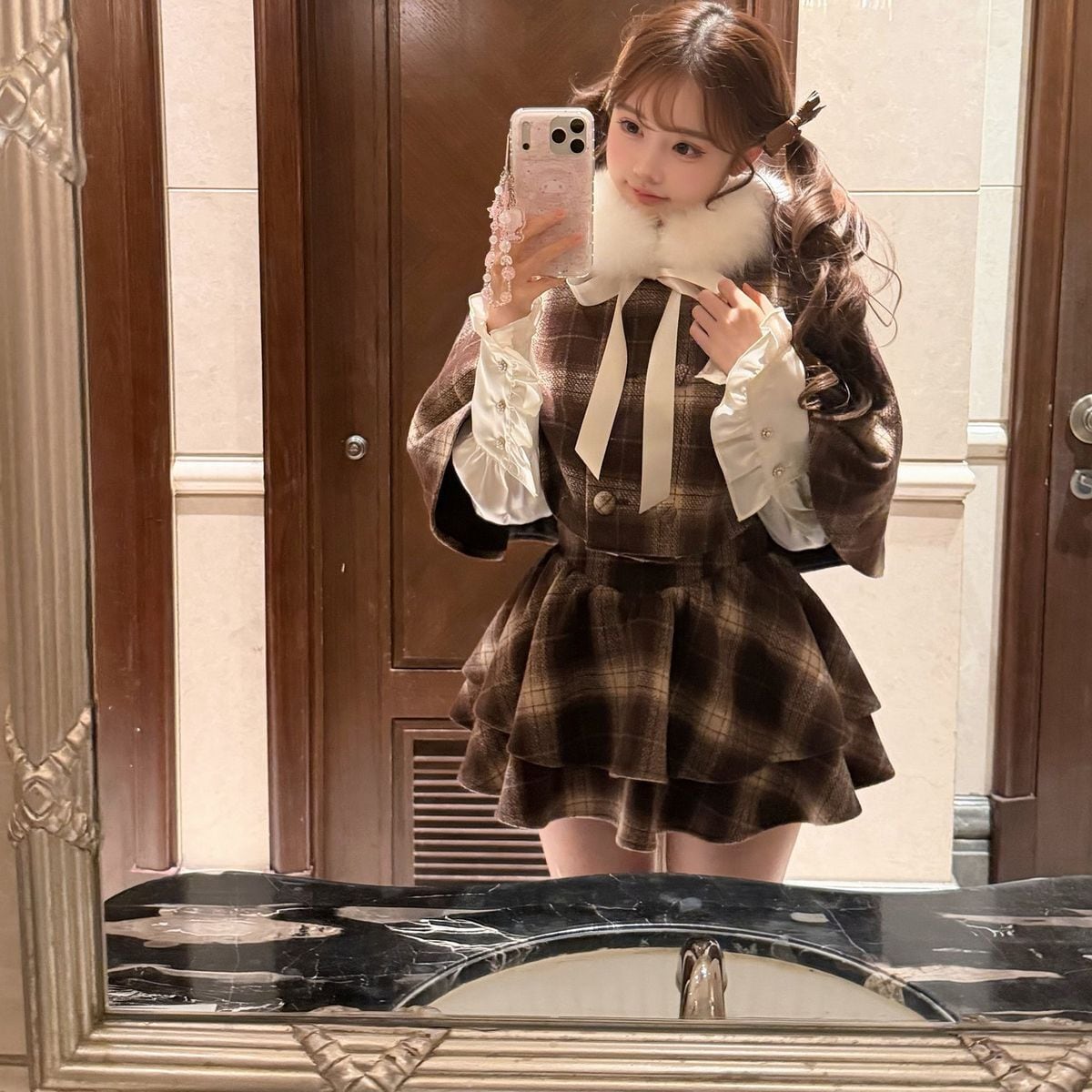 G*️様 8909 トリコ コム・デ・ギャルソン フェイクファー ケープ ポンチ ファートリム襟ケープコート＆スカートセット：JSK | Maiden's Rêve