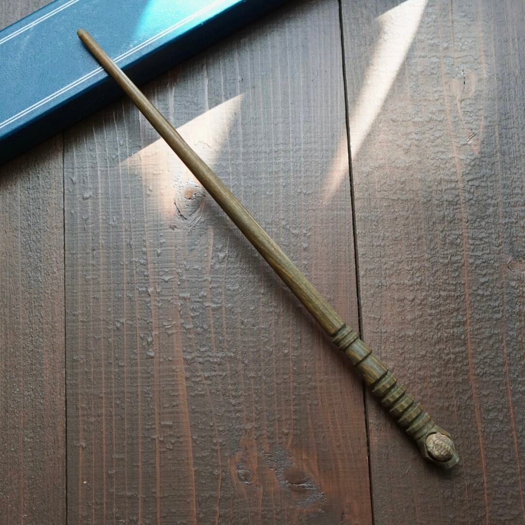 Quince wood Wand | Original Wizarding Wand Shop
