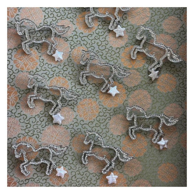 Horse Star Pearl Broach