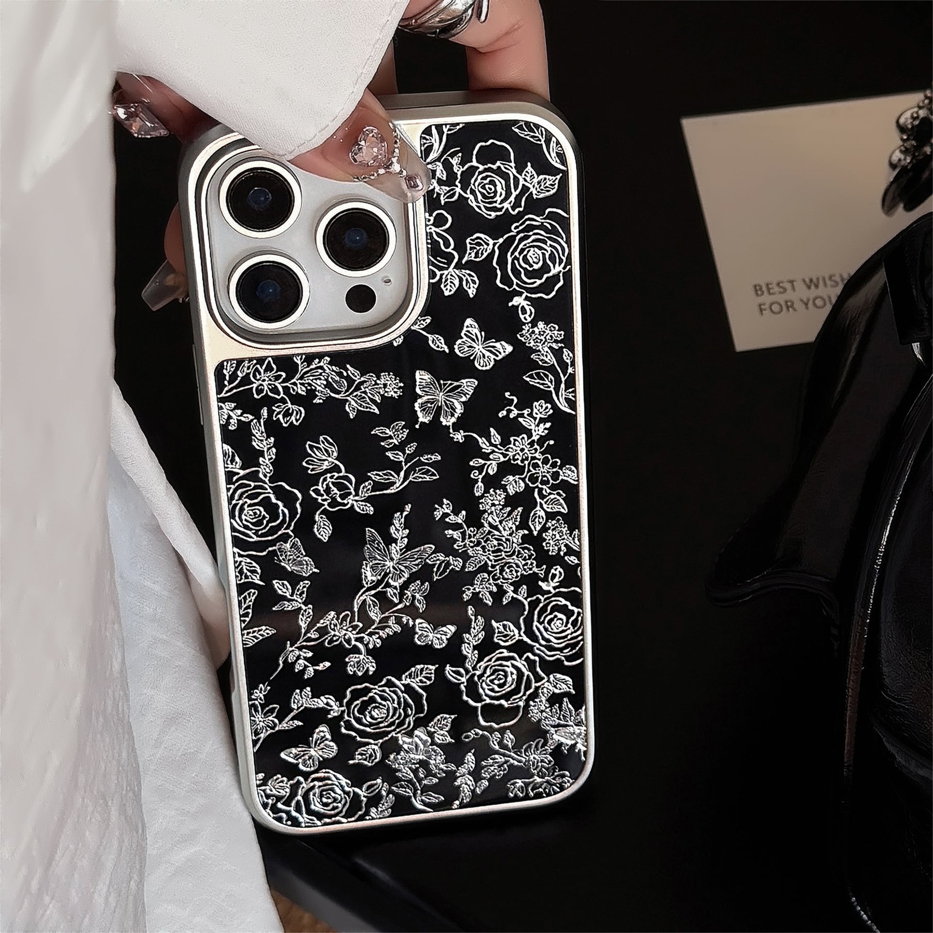 マットシルバー×ブラック◎花と蝶 大人可愛い iPhoneケース 銀フレーム
