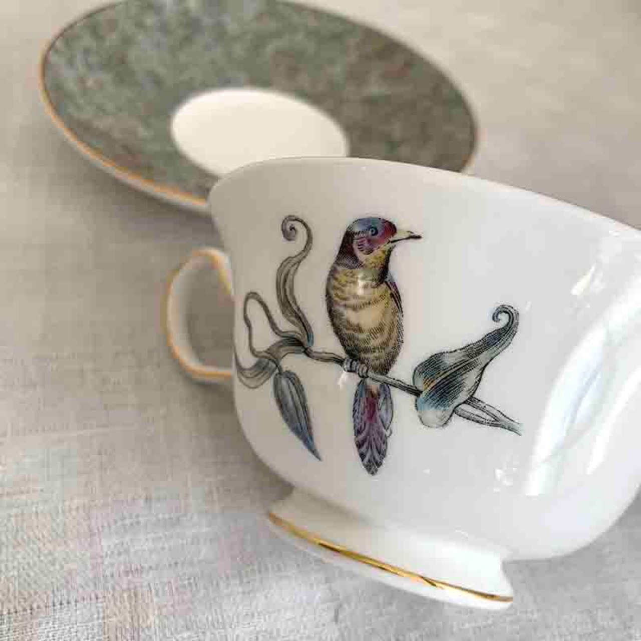 ウェッジウッド　ハミングバードカップ＆ソーサー　ティーカップ　コーヒーカップ　ハチドリ　黒壺マーク 17twb2