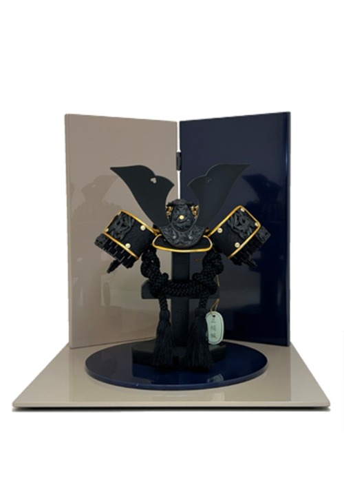 6号兜 漆黒竹雀之兜 二曲屏風飾り 平飾り 五月人形 コンパクト飾 海外土産 プレゼント 兜 兜飾り 初節句 お祝い プレゼント 海外土産 日本土産 こだわりの兜 日本文化