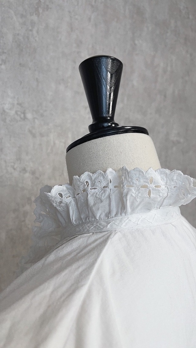 1900年代初頭 フランスのスタンドカラーの襟が可愛らしいアンティークブラウス