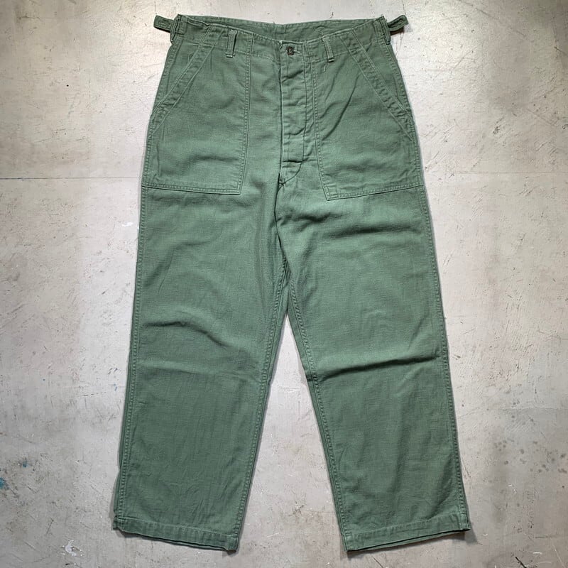 50's 60's U.S.ARMY ベイカーパンツ OG107 コットンサテン サイドアジャスト有り 米軍 MEDIUM 実寸W32 ミリタリー  希少 ヴィンテージ BA-1551 RM1970H | agito vintage powered by BASE