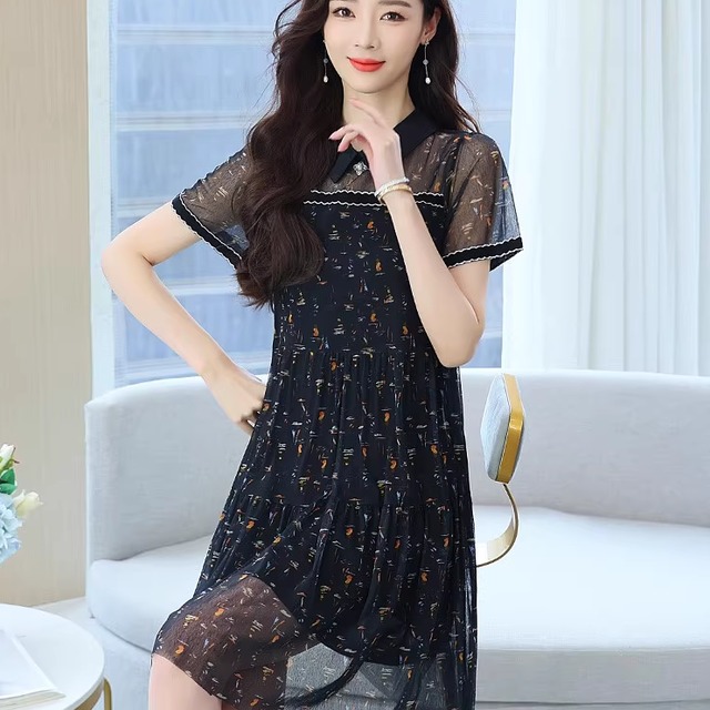 【送料無料】 ミニワンピ 半袖 Vネック 襟付き Aライン フレア プルオーバー 透け感 シースルー 異素材切り替え 薄手生地 エレガント 可愛い 大人可愛い きれいめ シンプル カジュアル シック コンサバ 華やか 大人 上品 おしゃれ お洒落 主役級 こなれ感 高見え 高級感 ガーリー 柄 夏 レディース 女性用 ママ 10代 20代 デート お出かけ 女子会 お呼ばれ 休日 お茶会 授業参観 パーティ 結婚式 二次会 普段使い ファッション コーデ スタイル 楽ちん 体型カバー 美脚 脚長 垢抜け