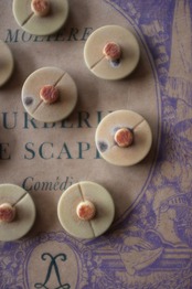 60s フランス 8p 錬金術ミルクと苔色ボタンセット  ヴィンテージ