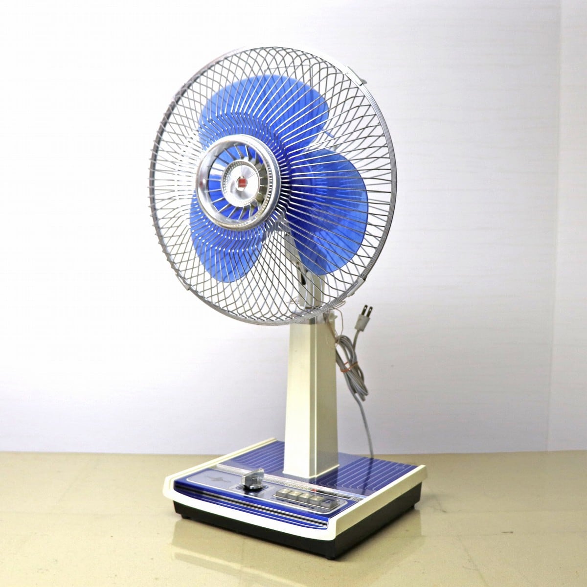 シャープ SHARP レトロ扇風機 アンティーク 昭和レトロ ジャンク品です  